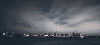 Fábricas en la costa de Luisiana. (Robin SOMMER-Sunsplash/ONU)