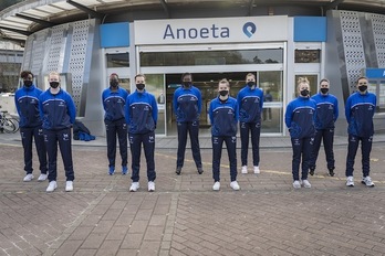 La plantilla de IDK Euskotren, horas antes de partir a Valencia. (Gorka RUBIO / FOKU)