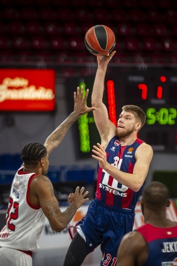 De los muchos jugadores baskonistas que han brillado, uno de los que más ha destacado ha sido Rokas Giedraitis, con 18 puntos. (Jaizki FONTANEDA / FOKU)
