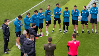 Charla de Marcelino en un entrenamiento en Lezama. (@AthleticClub)
