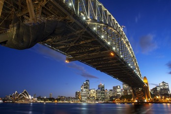 Hiriko zubi ikusgarria.