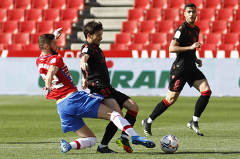 David Silva ha recibido un golpe en los lumbares y ha sido sustituido. (Agencia LOF)