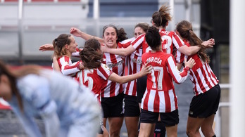 Las rojiblancas celebran el gol de Yulema, que abría el marcador al cuarto de hora. (Athletic Club)