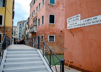 Venezia xume eta herrikoiaren giroa aurki oraindik oraindik.
