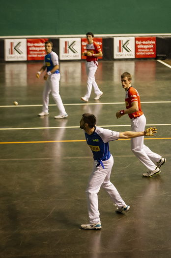 Lehen itzuliko partidan Aspekoak tanto bakarraren aldearekin nagusitu ziren. (Jaizki FONTANEDA/FOKU)