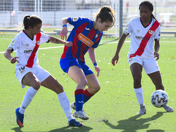 Eibar eta Rayo berdinduta daude sailkapenean. (LaLiga)