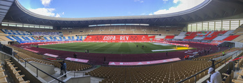 Pancarta de ICHH en el estadio de La Cartuja. (@laugaren)