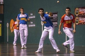 Orain arteko bi partidetan Altuna-Mariezkurrena nagusitu dira. (Andoni CANELLADA/FOKU)