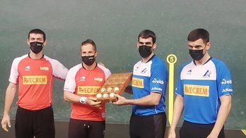 Los cuatro pelotaris han terminado satisfechos con el material que se han encontrado en Logroño. (ASPEPELOTA)