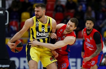 Débil tras superar la covid-19, pero Marko Guduric ha liderado al Fenerbahçe con 27 puntos. (EUROLEAGUE.NET)