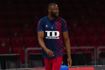 Entrenamenduetara itzuli direnen artean Tonye Jekiri pibota ere hor dago, belauneko lesioa gainditu ostean. (SASKI BASKONIA)