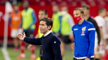Marcelino durante el partido en el Sánchez Pizjuán. (@AthleticClub)