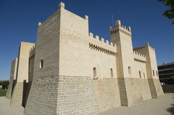 Tras ser restaurado, el castillo de Martzilla acoge actualmente el Ayuntamiento de la localidad. (FOTOGRAFÍAS: Jagoba MANTEROLA/FOKU)