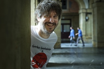 Gorka Gaztanbide musikaria bere lehen lan pertsonala aurkezten, Donostian. (Jon URBE/FOKU)