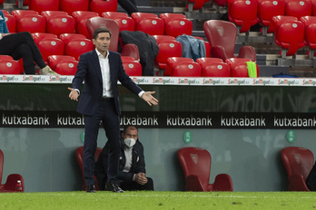Marcelino durante el partido ante el Real Madrid. (Monika DEL VALLE / FOKU)