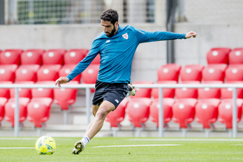 Raúl García durante un entrenamiento en Lezama. (@AthleticClub)