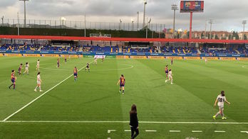 Casi un millar de espectadores ha seguido el partido y la fiesta posterior en el Johan Cruyff. (Athletic Club)
