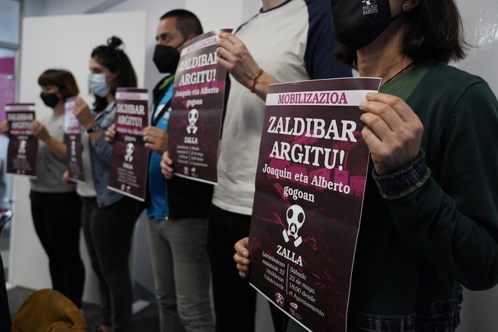 Zaldibar Argitu eta Euskal Herriko Eskubide Sozialen Kartaren prentsaurrekoa. (Aritz LOIOLA/FOKU)