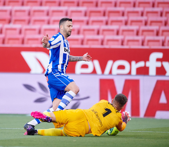 Édgar Méndez ha sido uno de los jugadores más activo por parte albiazul. (LOF)