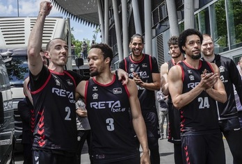 Después de un año de sufrimiento, el final ha sido alegre en Bilbao Basket. (Marisol RAMÍREZ / FOKU)