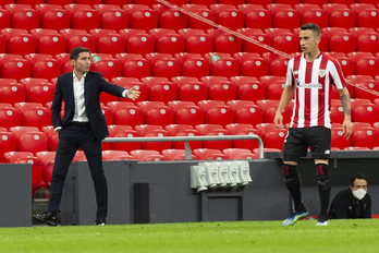 Marcelino y Berenguer durante un partido en San Mamés. (Monika DEL VALLE / FOKU)