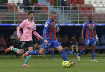 Arbillak 142 partida jokatu ditu dagoeneko kamiseta gorri-urdinarekin. (Jon Urbe/Foku)