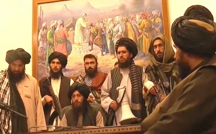 Talibanak, Kabulen, lehendakariaren jauregian . (AL-JAZEERA)