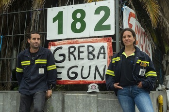 Ixone Retes y Sergio Zaballa, representantes de LAB de Tubacex, en entrevista con GARA en Laudio. (Monika DEL VALLE/FOKU)