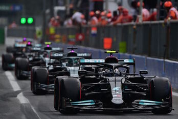 Valtteri Bottas lidera la fila de a uno de monoplazas en Monza. (Miguel MEDINA/AFP)