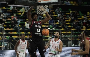 Pinar Karsiyakaren aurkako partidaz geroztik, aurrenekoz zaleak bilduko dira Miribillan. (Marisol RAMIREZ / FOKU)