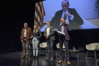 Torra, desde Catalunya, ha debatido con Ibarretxe, Alvarez y Cuixart, en Donostia. (Jon URBE | FOKU)