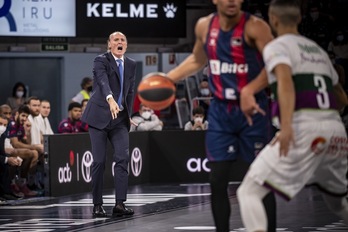 Dusko Ivanovic arenga a un Wade Baldwin que acabó siendo «sacrificado» por el montenegrino. (Jaizki FONTANEDA / FOKU)