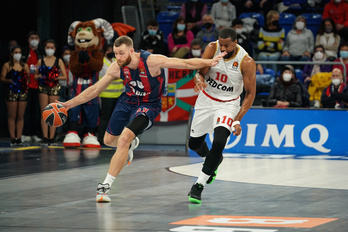 El regreso de Mike Costello enriquece el juego del Baskonia (Endika PORTILLO / FOKU)