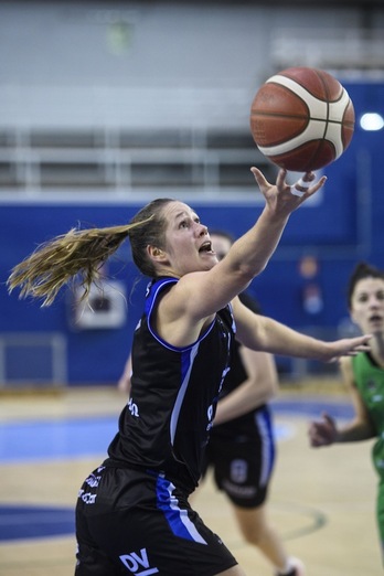 Laura Corneliusen bidez IDK Euskotrenek seigarren garaipena erdietsi du. (Jon URBE / FOKU)