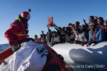 Uno de los rescates efectuados por el barco humanitario Aita Mari