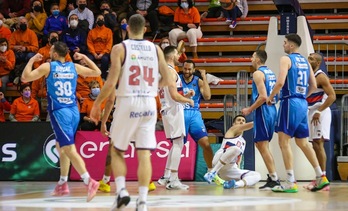 Fuenlabrada, pozarren; Baskonia, kopetilun.