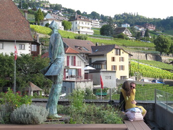 Estatua de Corto Malltés en la plaza Hugo Pratt.