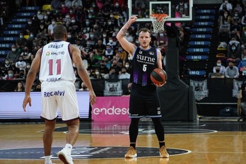 Rafa Luz no estará en Málaga, al haber nacido su hija este martes.