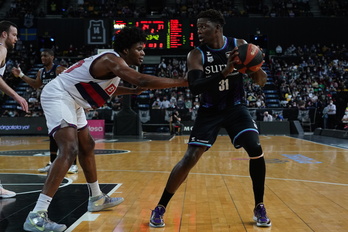 En las tres últimas jornadas, Baskonia y Bilbao Basket se juegan sus opciones de entrar en el playoff.