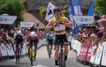 Demi Vollering ha consolidado su maillot amarillo al aumentar las diferencias con todas sus rivales.