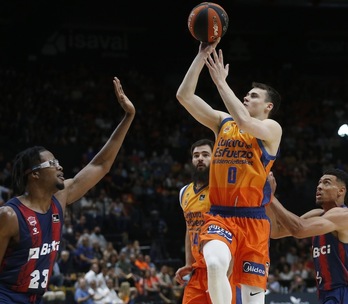 Saski Baskonia ha sufrido mucho ante Dimitrijevic, pero ha conseguido provocarle el fallo en el tiro decisivo con 79-80 en el marcador.