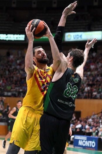 Un gran Nikola Mirotic lideró el triunfo del Barça en una durísima semifinal ante el Joventut.