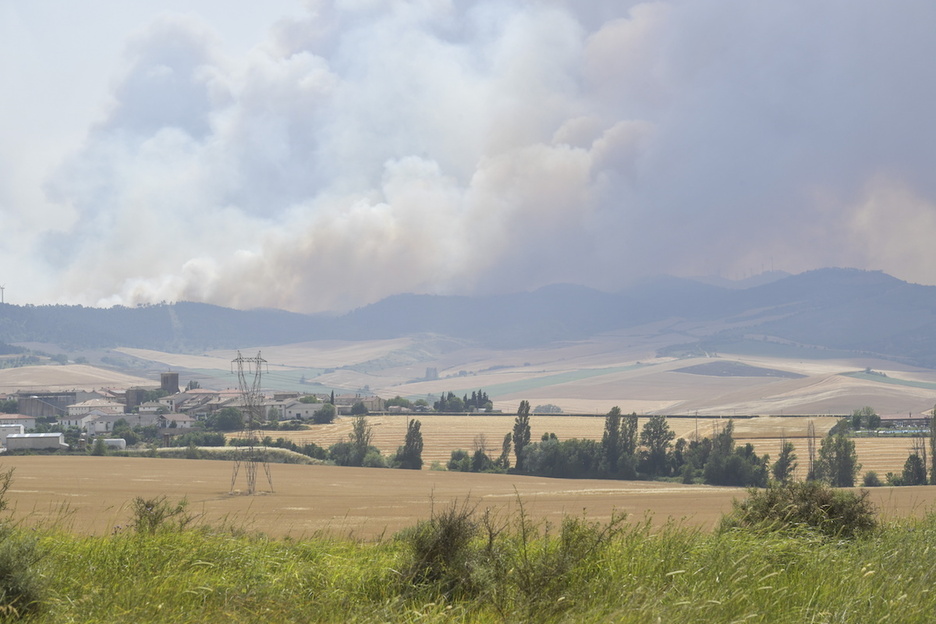 El incendio, visto desde Astrain. El incendio, visto desde Astrain.