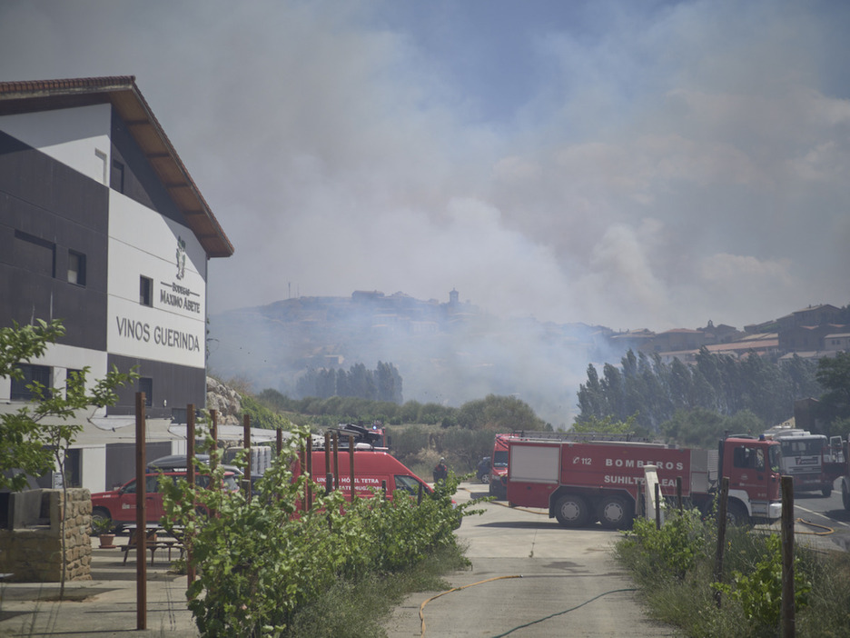 El fuego ha llegado hasta esta bodega de Uxue. El fuego ha llegado hasta esta bodega de Uxue.
