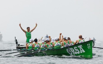 Hondarribia garaipena ospatzen Boiroko behe-laino artean.