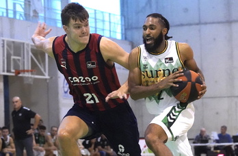 Maik Kotsar y Adam Smith, dos de las novedades de unos Baskonia y Bilbao Basket muy remozados.