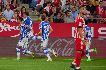 Álex Sola, que se abraza a Brais en Girona, será el lateral derecho ate el Sheriff.  