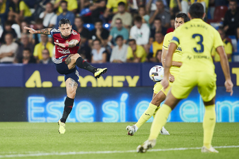 Un Chimy Ávila demasiado individualista en algunos lances lo intentó con varios disparos.