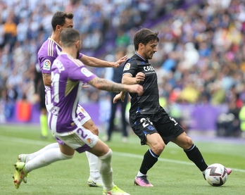 David Silva tuvo que retirarse con problemas musculares ante el Valladolid al descanso. 