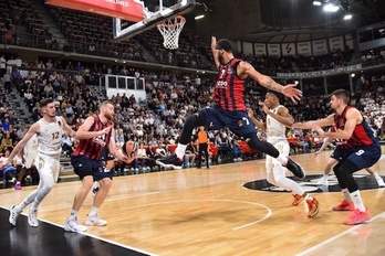 Emaitza txarra izan bazen ere, ohiko inplikazioa erakutsi zuen Pierria Henryk.